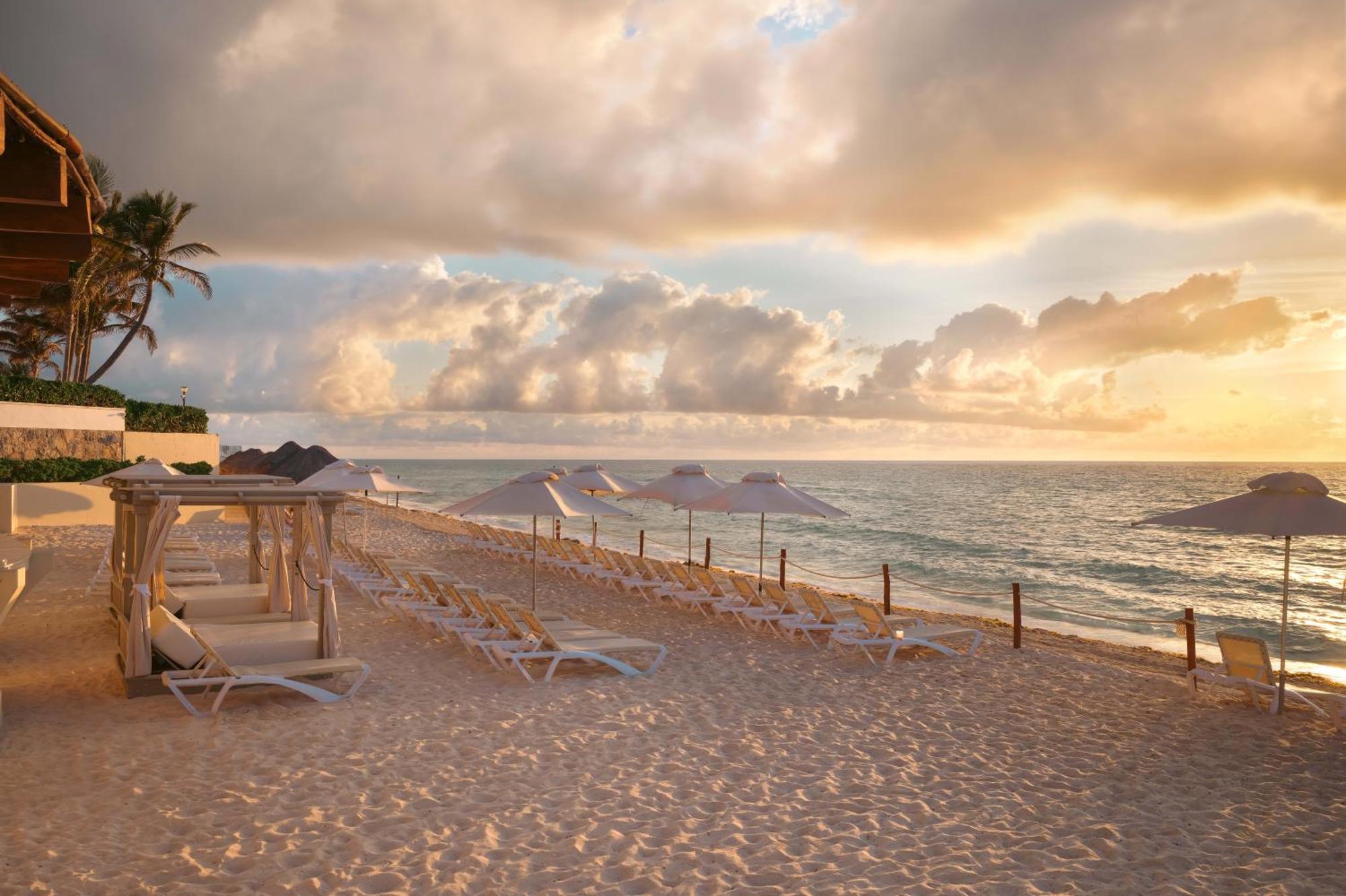 Wyndham Grand & Hotel Cancún