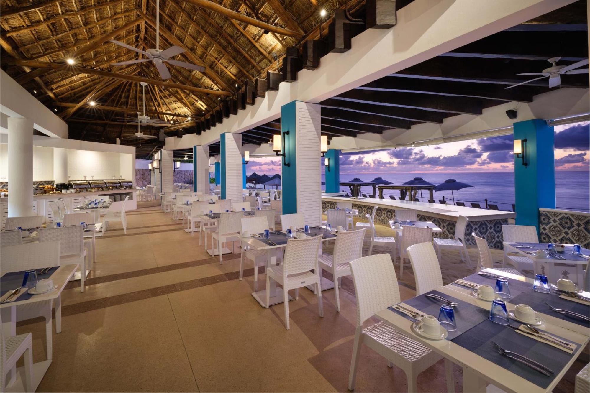 Wyndham Grand & Cancún