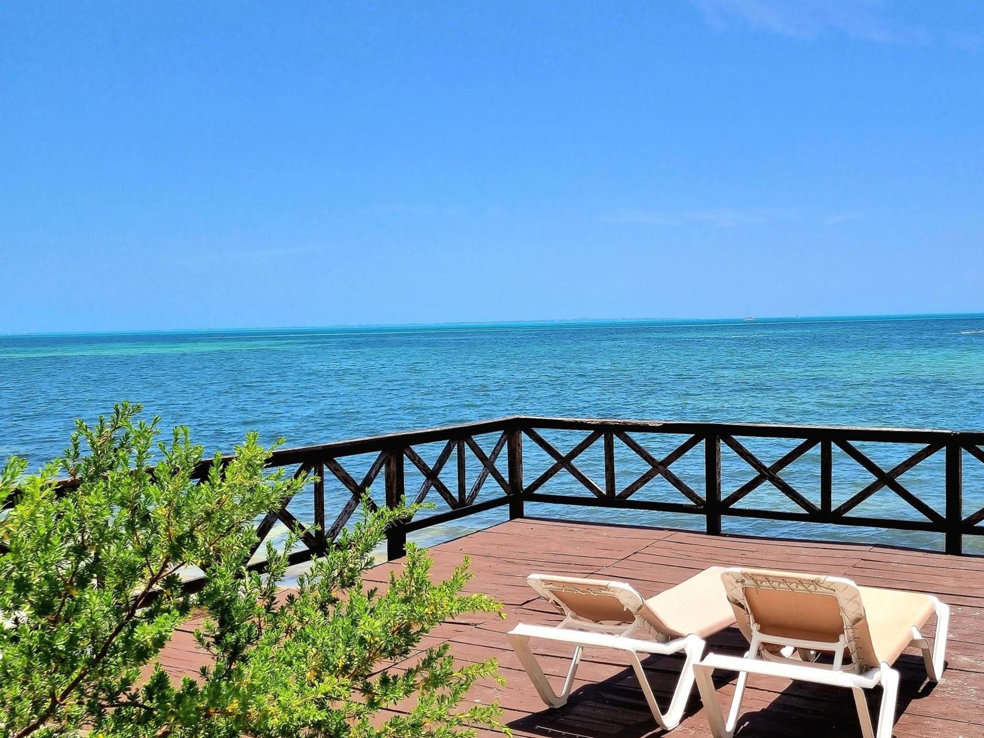 Apartment On The - Seaside Sunrise Haven 3 Bedrooms Sea View