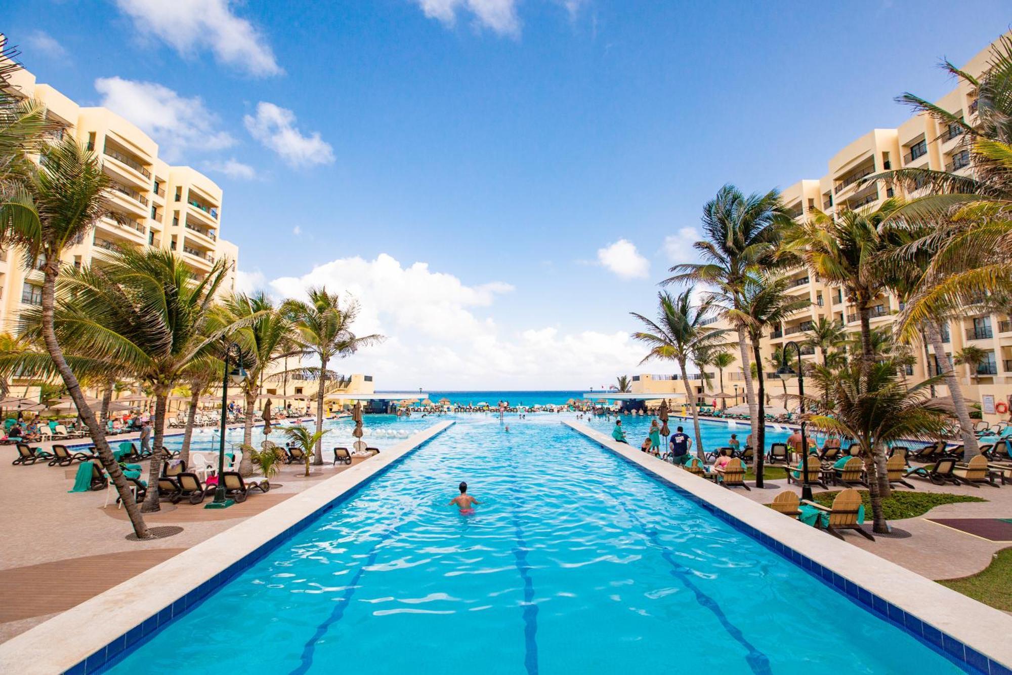 The Royal Sands & Cancún
