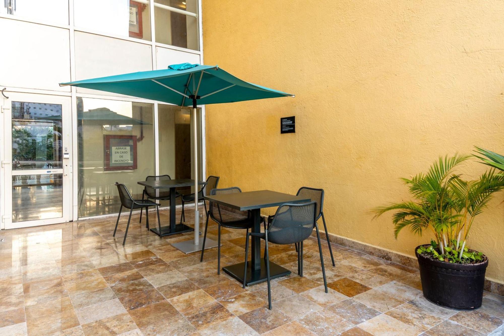 Hotel Express By Marriott Cancún