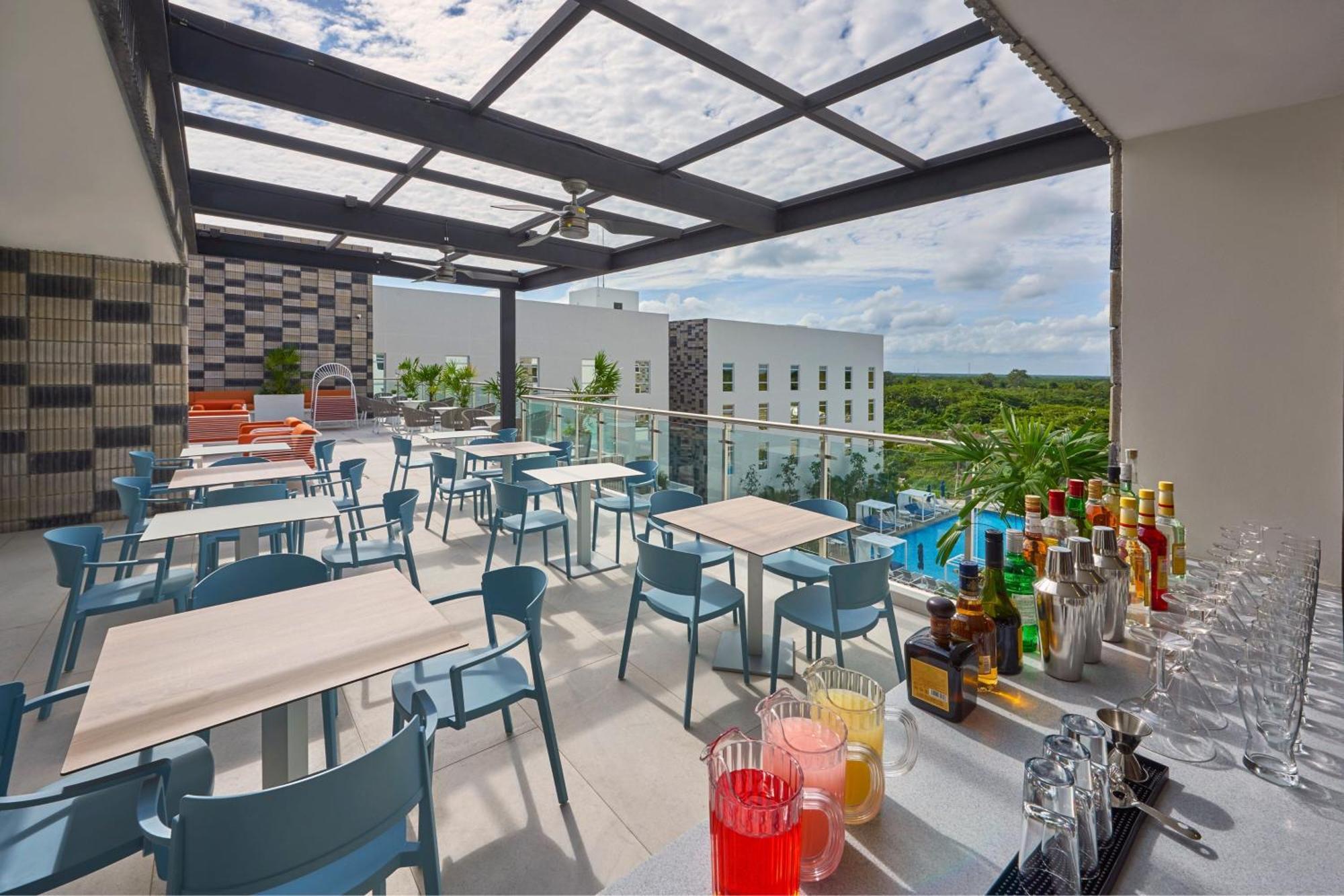 Hotel Express By Marriott Aeropuerto Riviera 4*