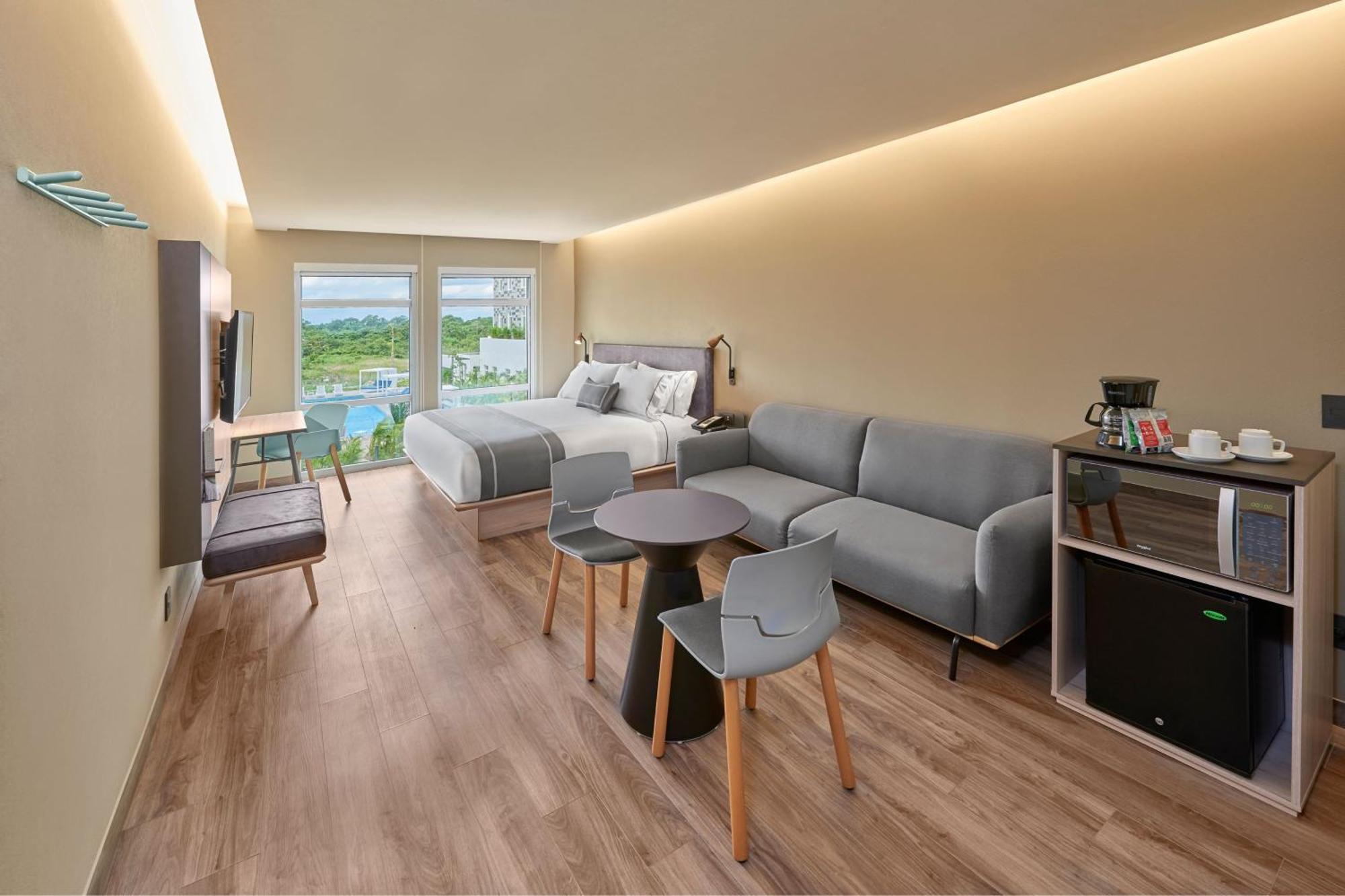 Hotel Express By Marriott Aeropuerto Riviera