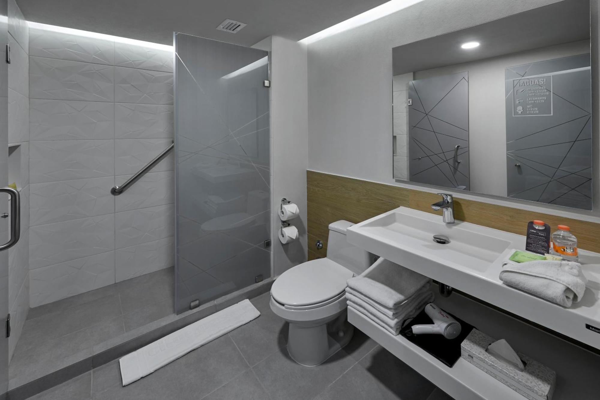 Express By Marriott Aeropuerto Riviera Hotel 4*