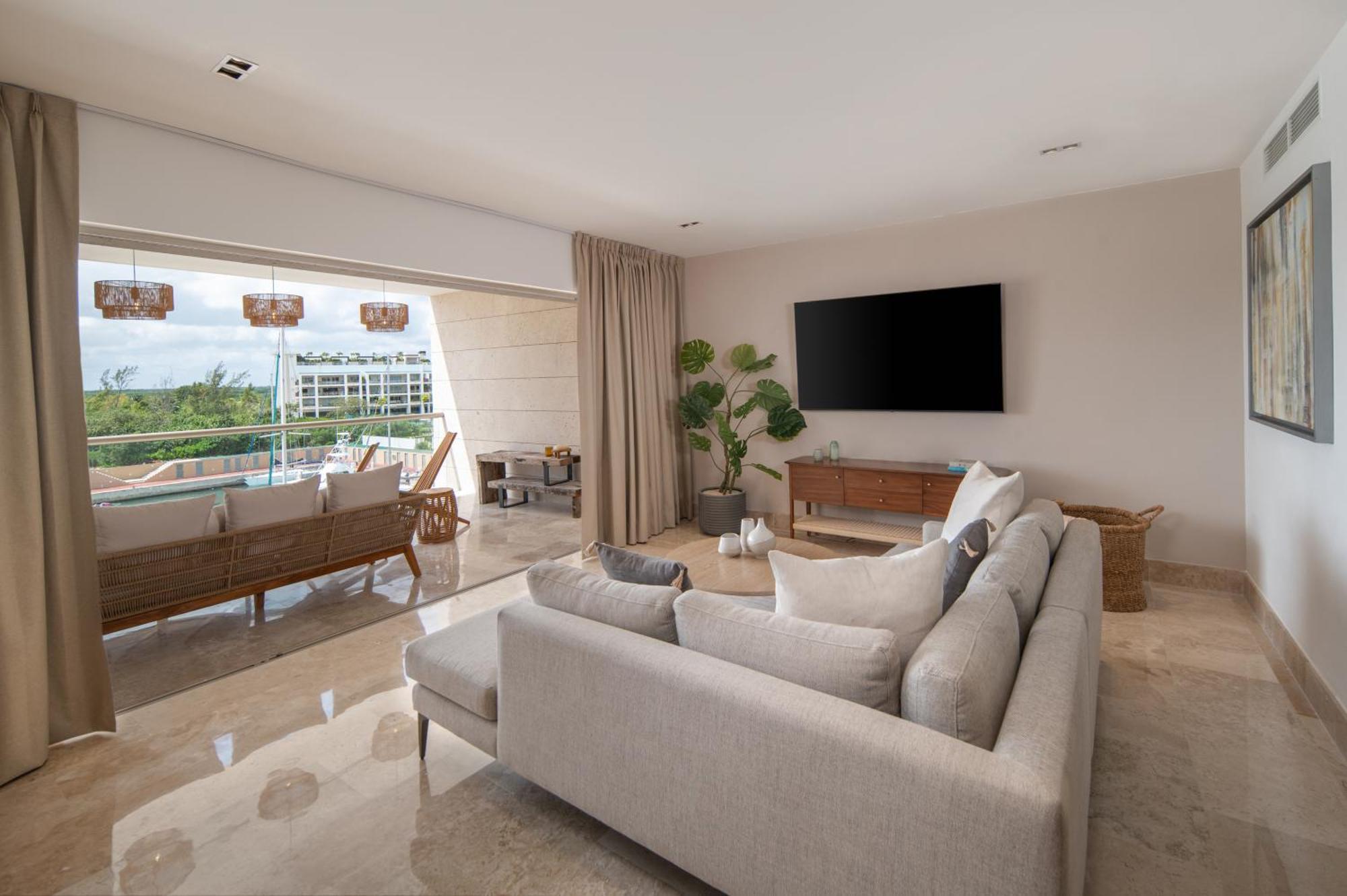 Marina Vista Retreat In La Amada Cancun