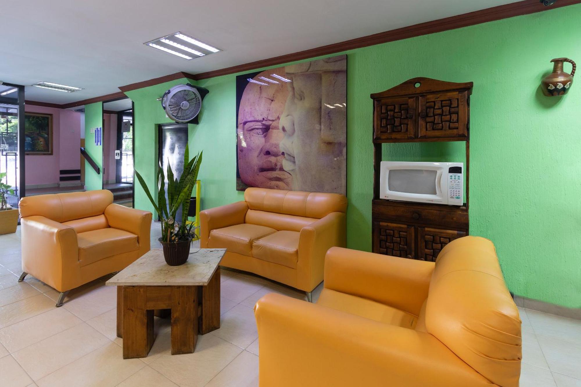 Oyo Ticuch Melida Plaza Hotel 2*