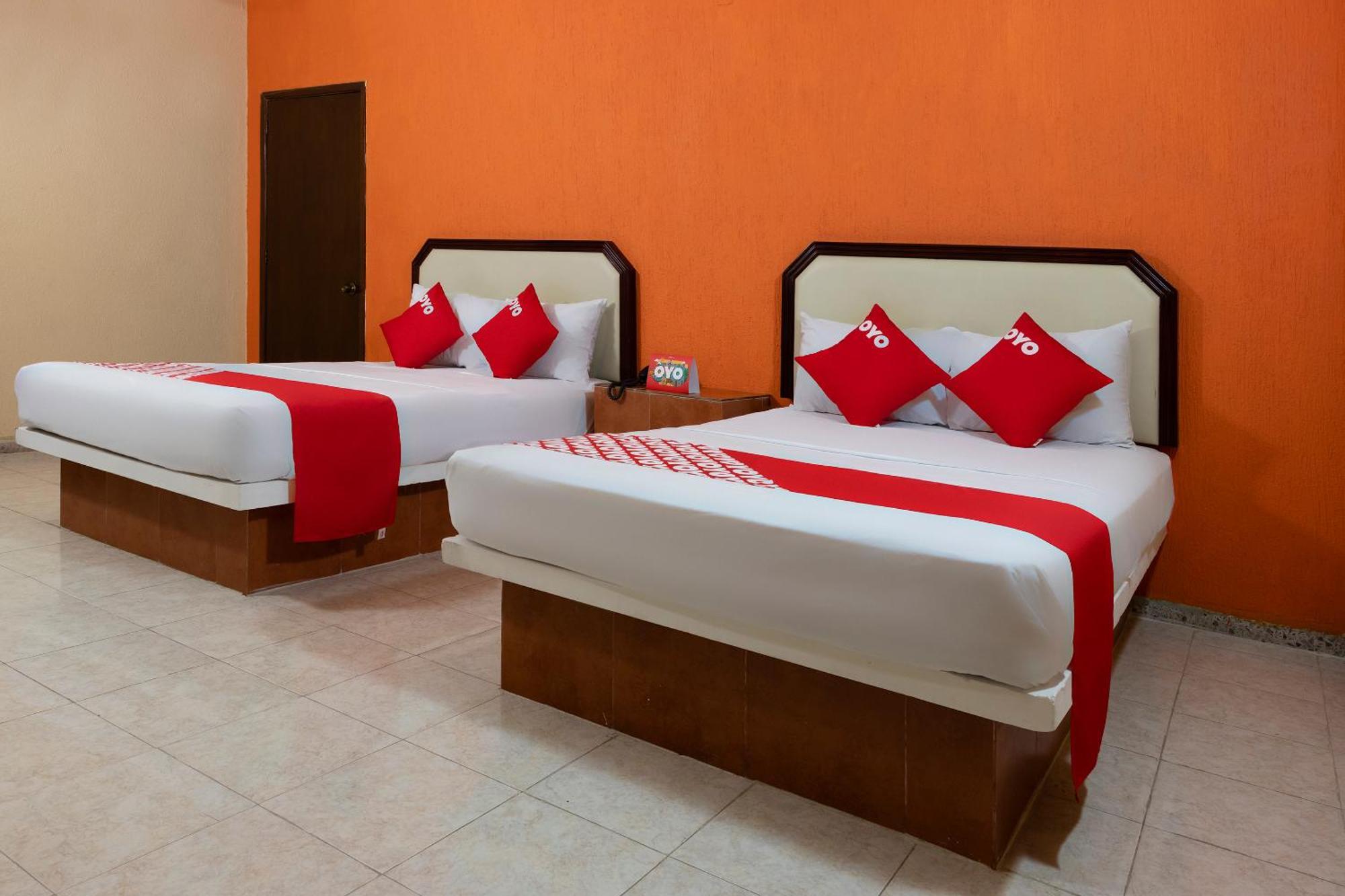 Hotel Oyo Ticuch Melida Plaza 2*