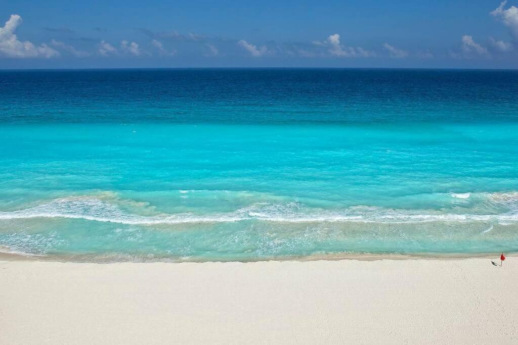 Mexicana Con Acceso A La Playa Villa Cancún