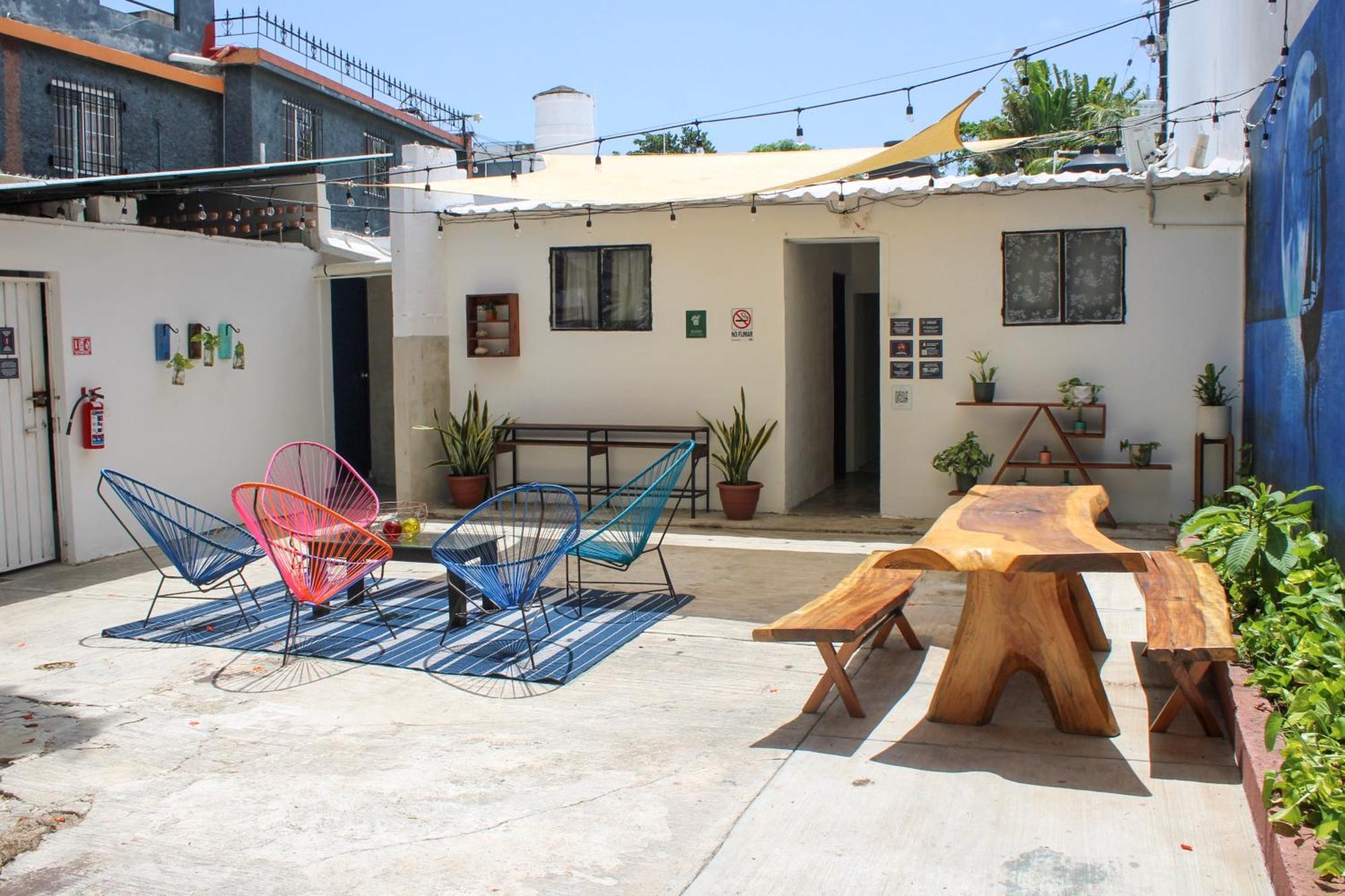 The Boat House Hostal Cancún
