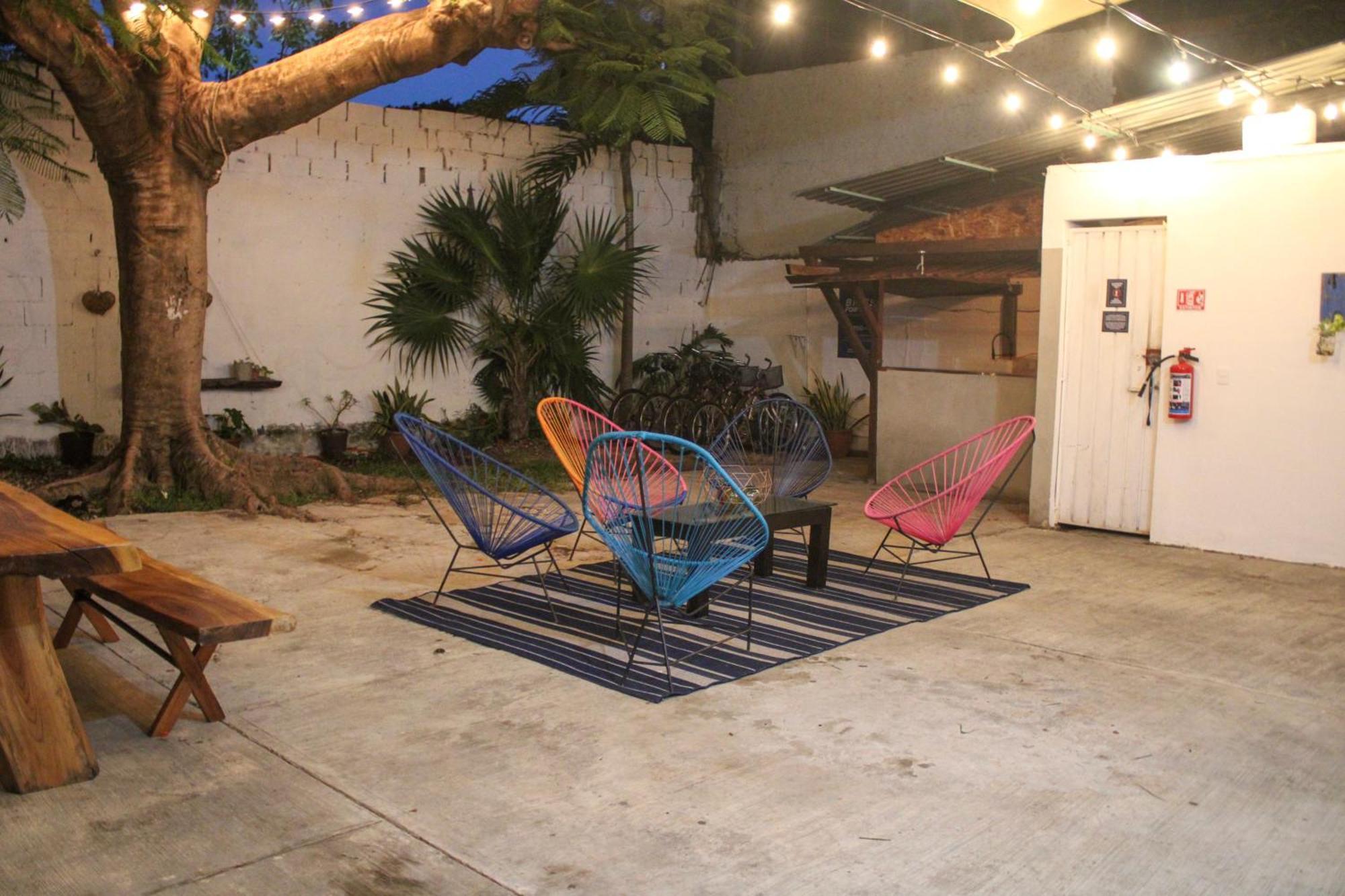 Hostal The Boat House *