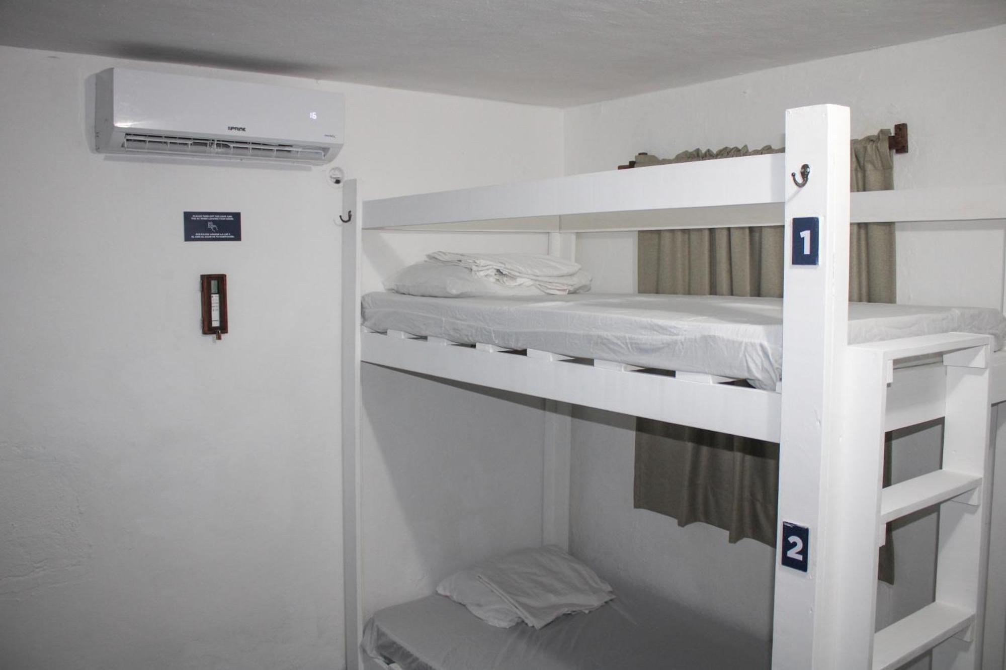 The Boat House Hostal *