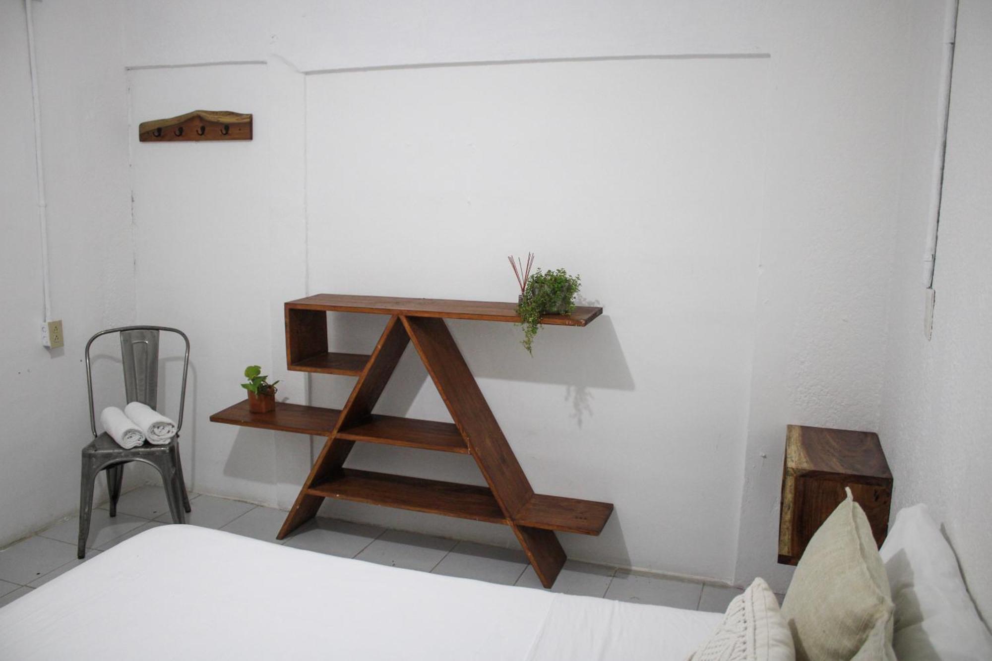The Boat House Hostal Cancún