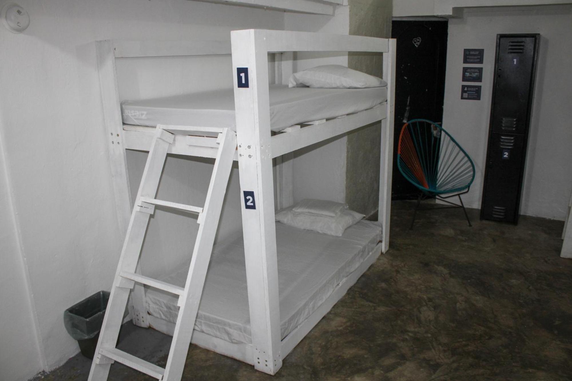 Hostal The Boat House *