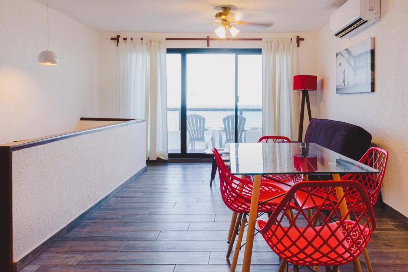 2 Bedrooms, Ocean View Balcony * Cancún