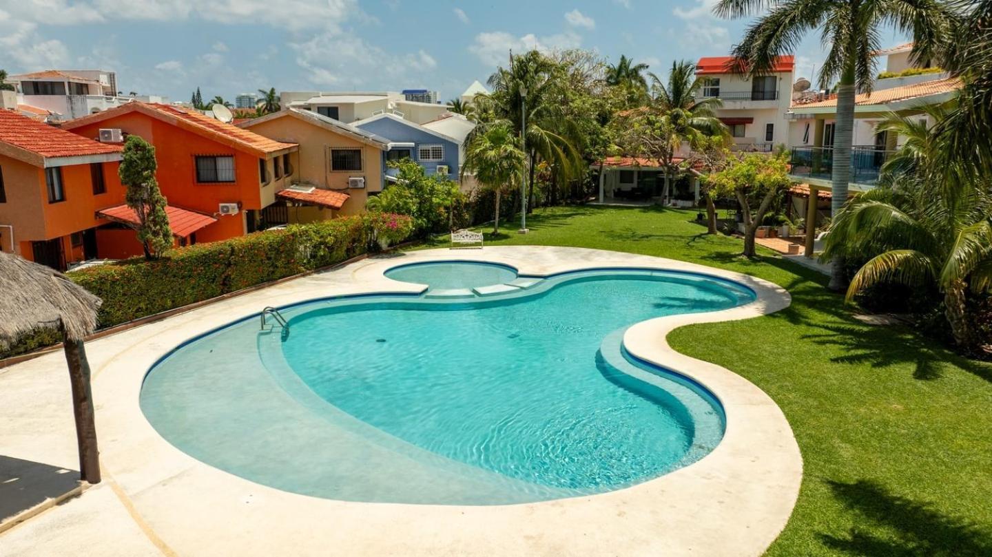 3br Modern House W/ Pool And Great Location! Сasa de vacaciones *