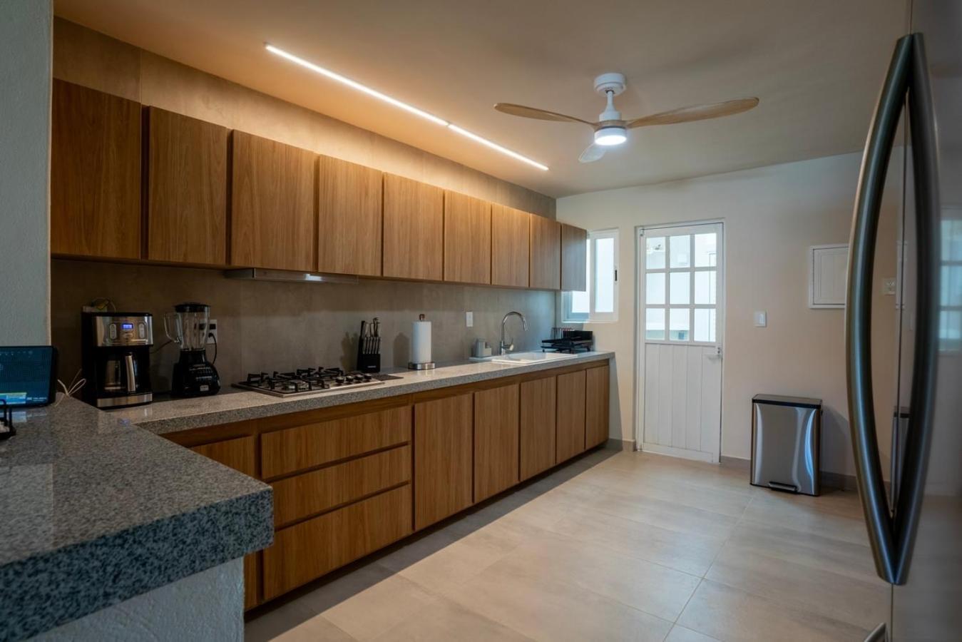 3br Modern House W/ Pool And Great Location! Сasa de vacaciones Cancún