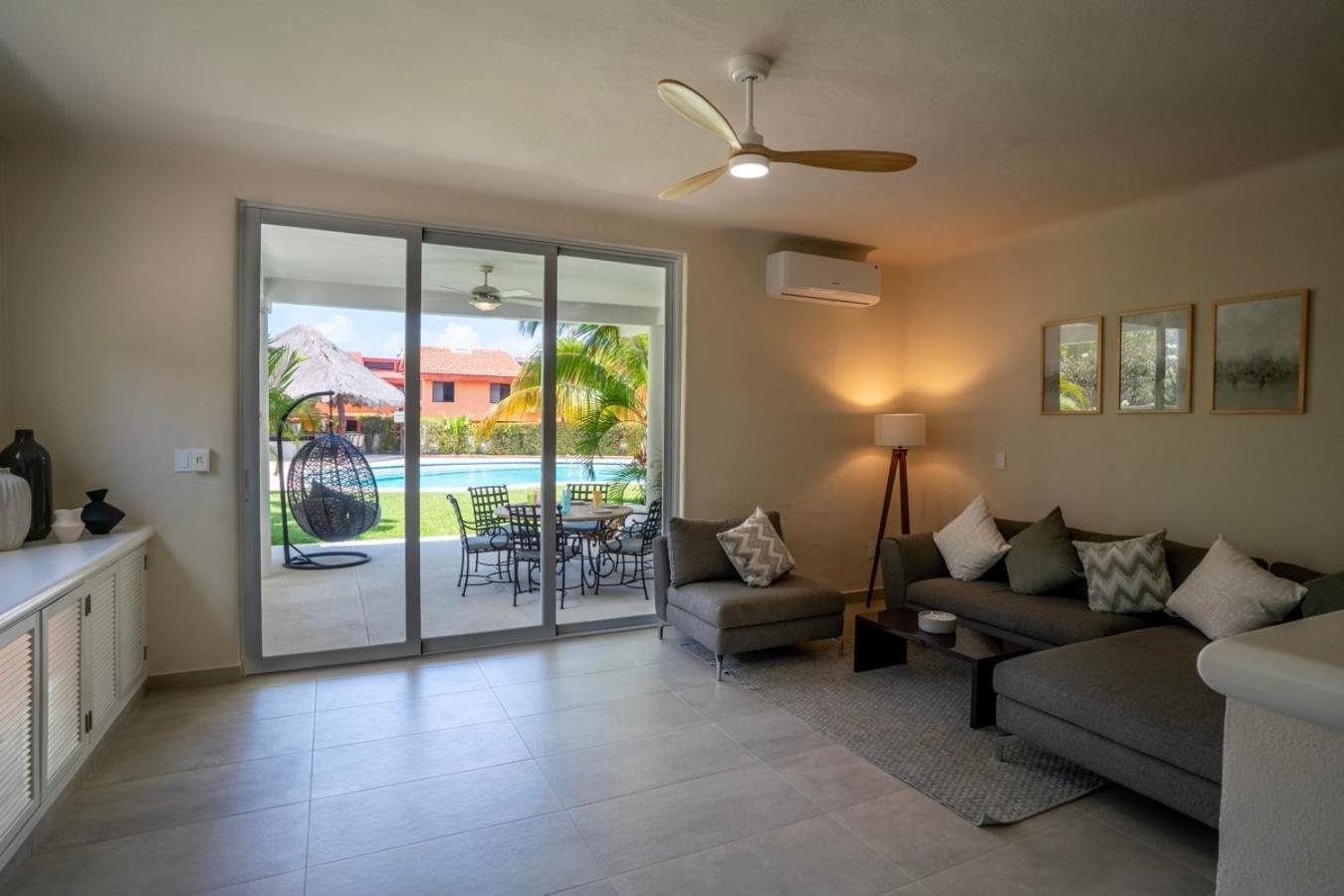 3br Modern House W/ Pool And Great Location!