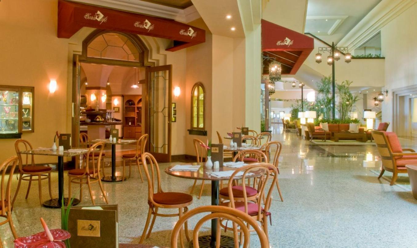Grand Fiesta Americana Coral -