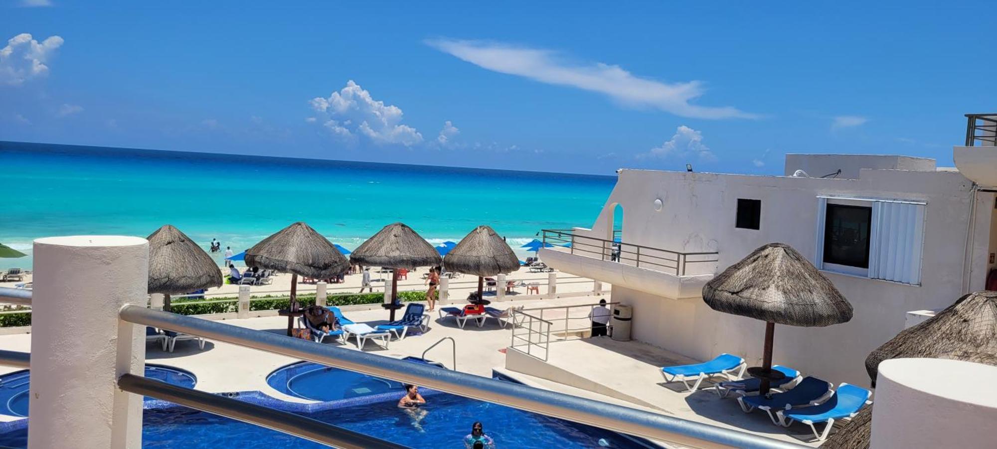 Ocean Front Beautiful Cancún