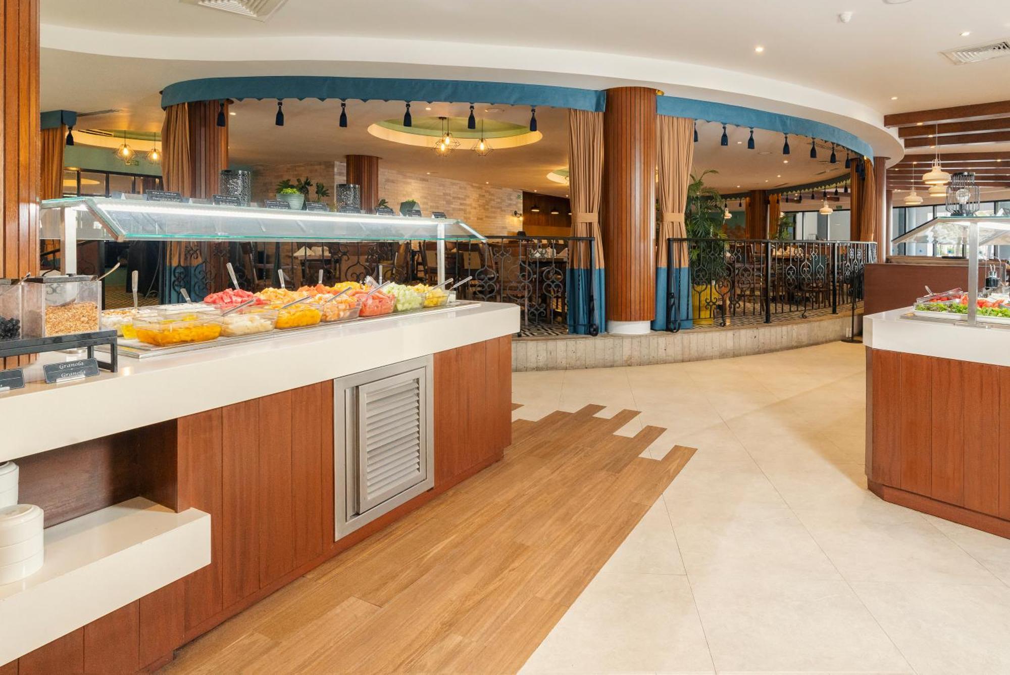 Resort The Royal Sands & 5*