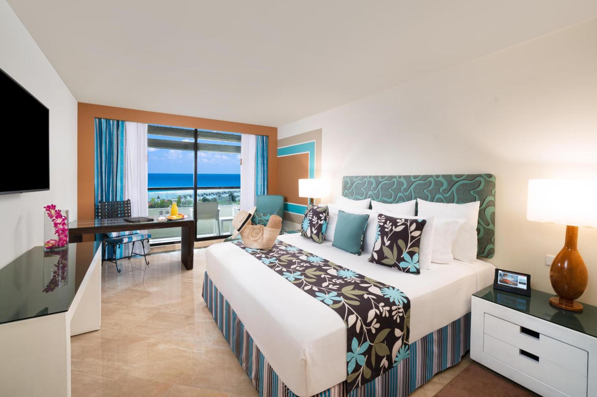 The Pyramid By Oasis Cancun