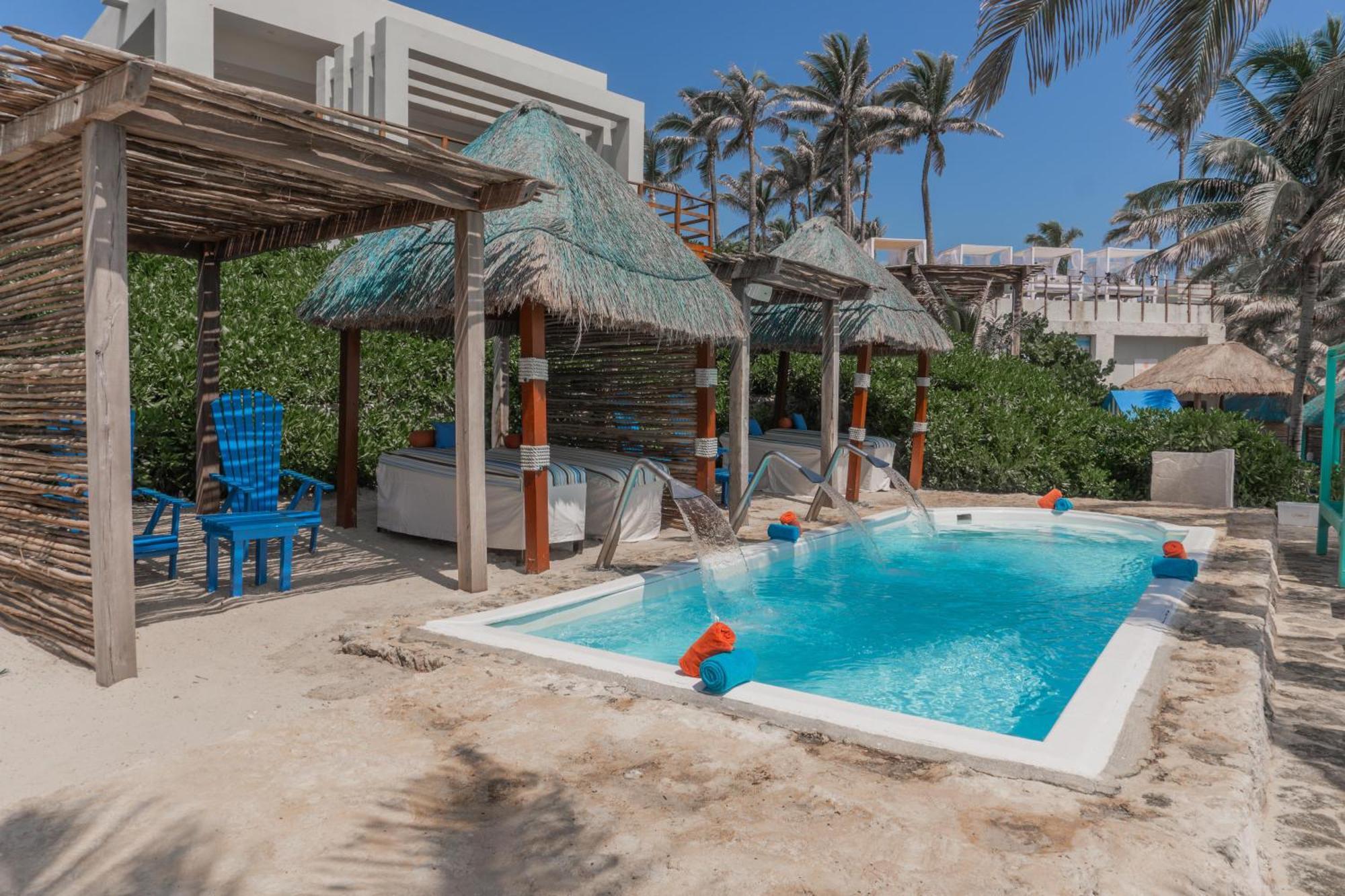 The Pyramid By Oasis Cancun