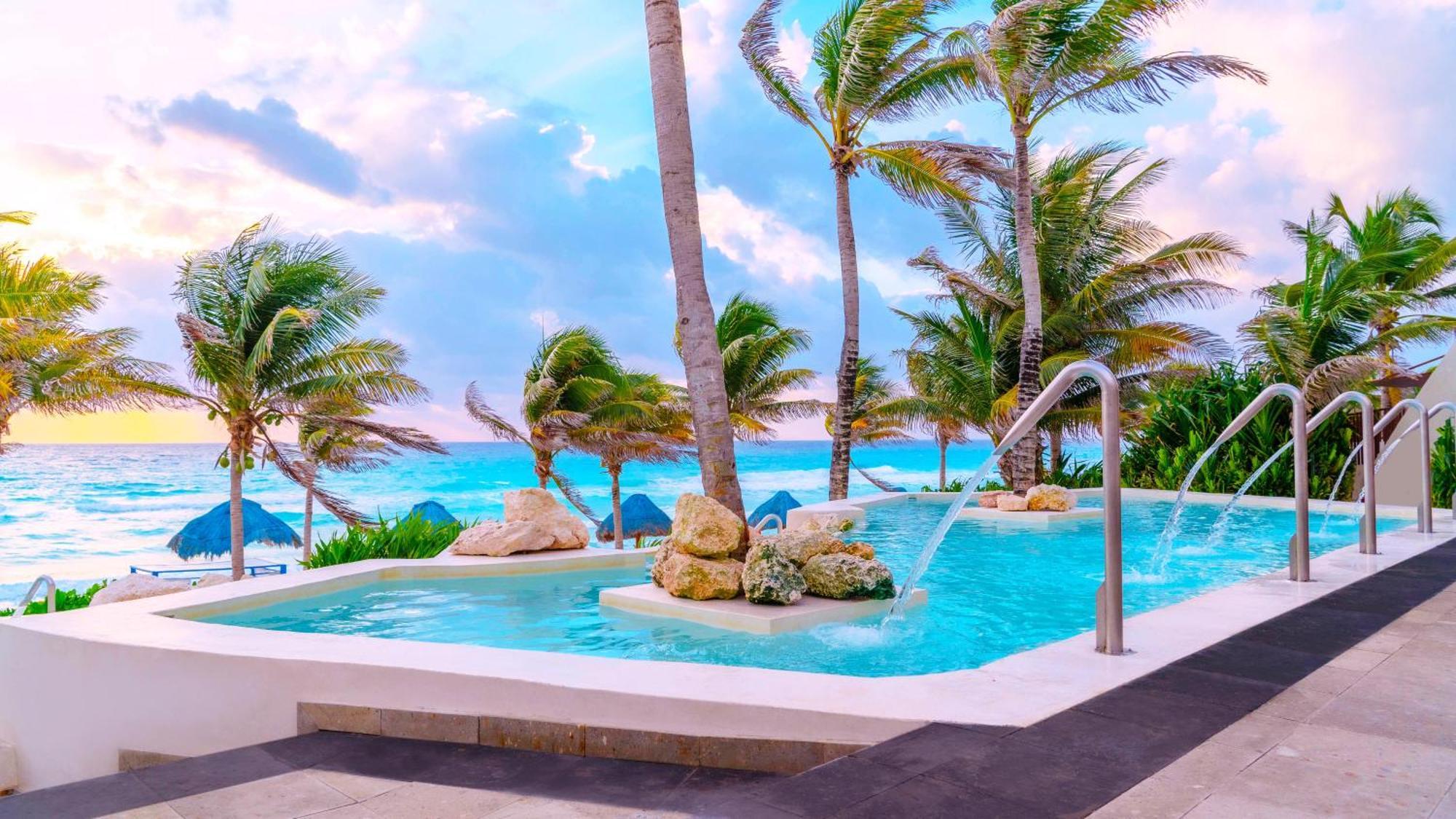 The Pyramid By Oasis Resort 5*