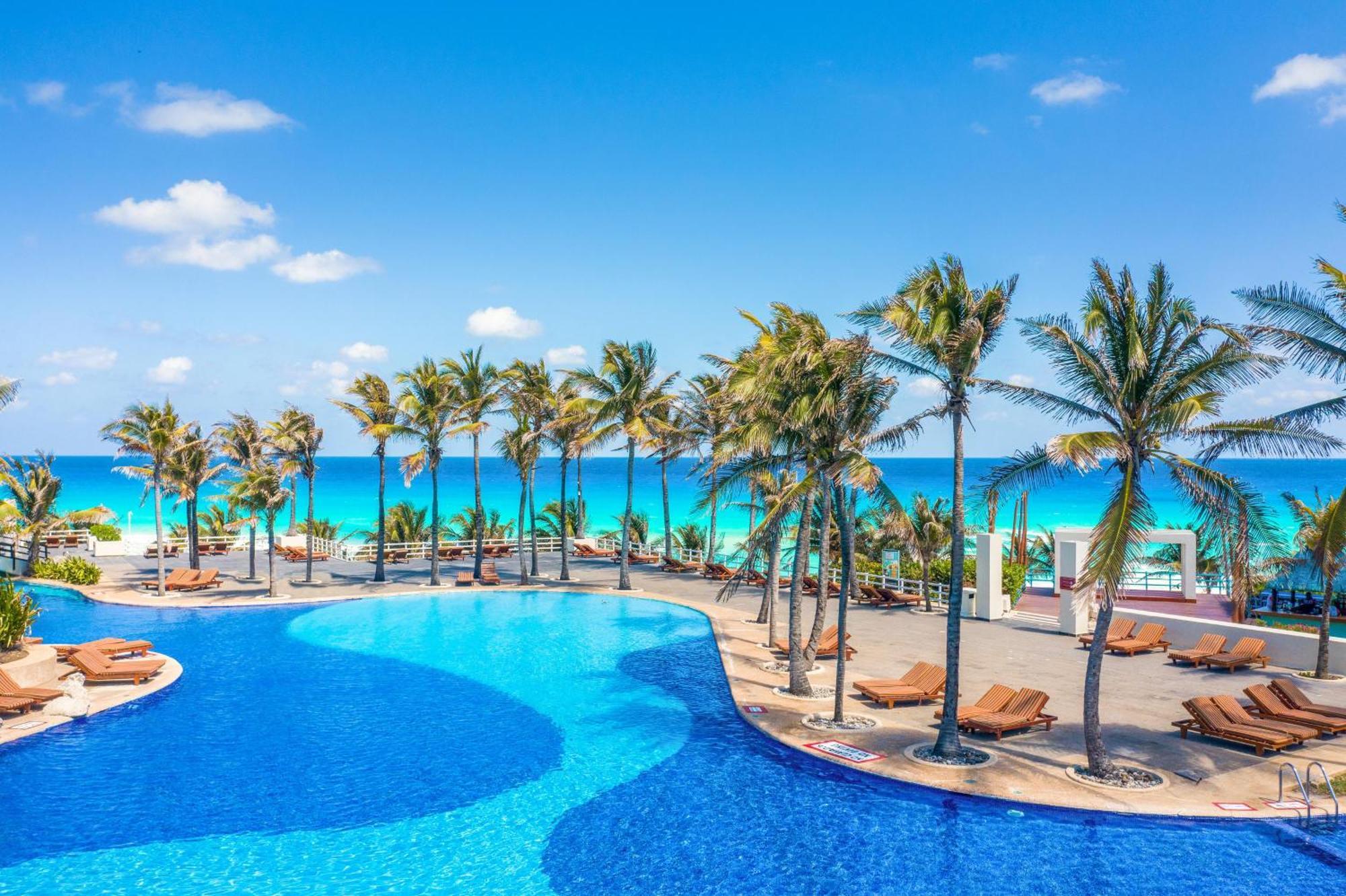 The Pyramid By Oasis Cancun