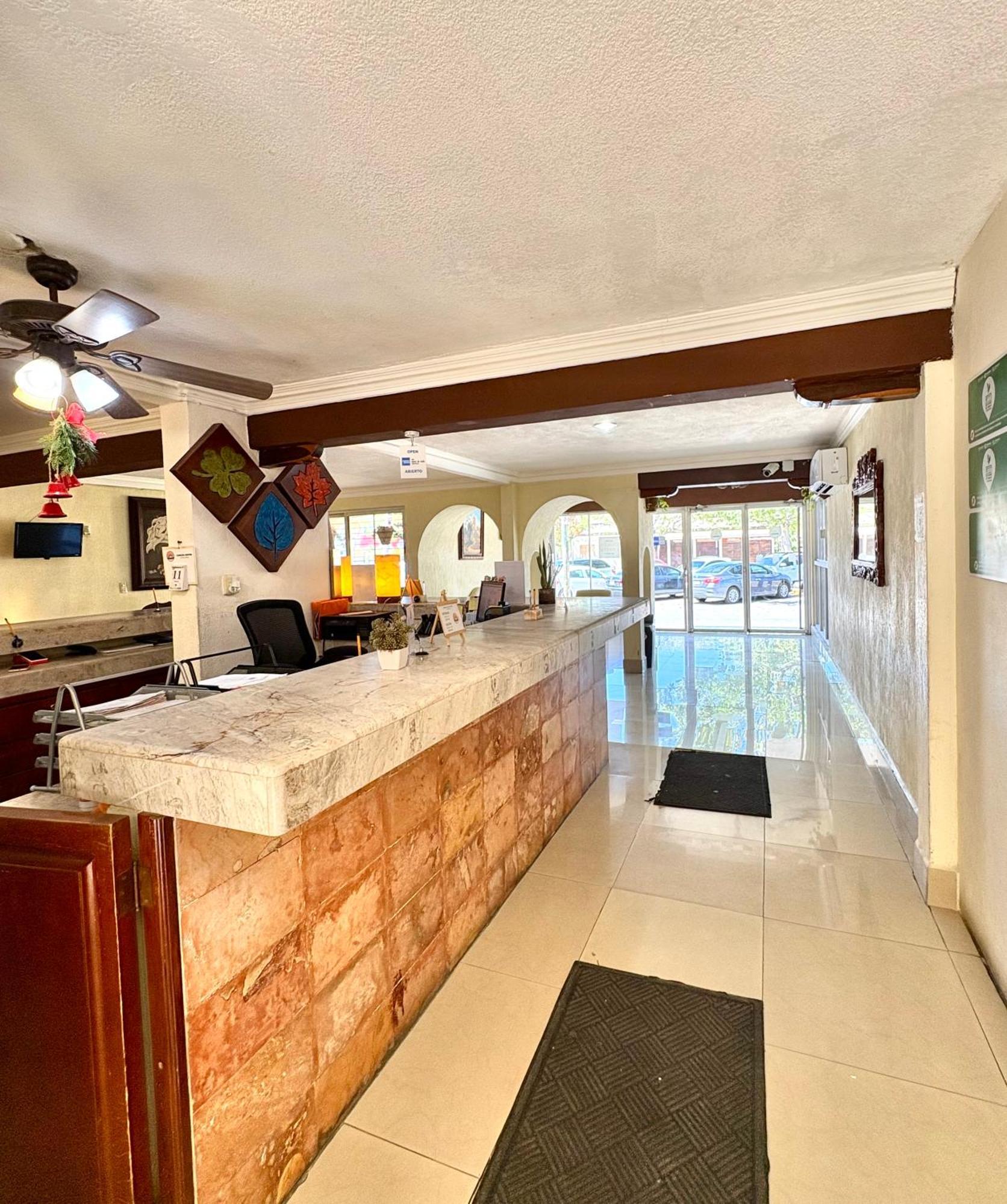 Center 3* Cancún