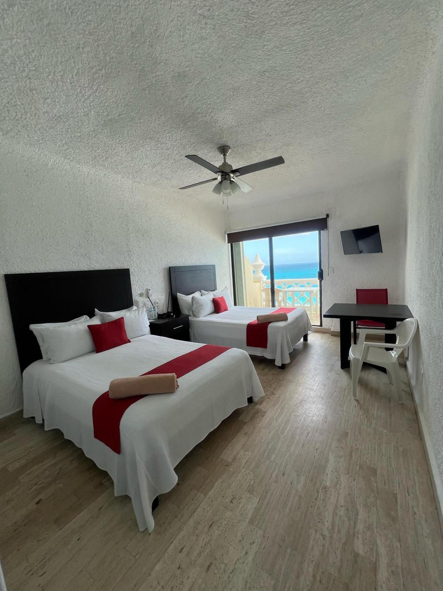 “magic Sunrise At Cancun” Cancún