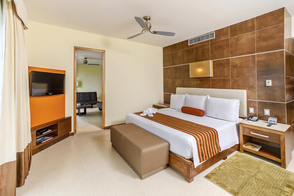 Krystal Urban & Club Hotel