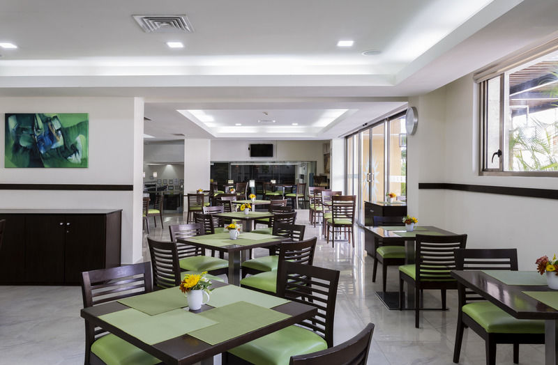 Wyndham Garden Downtown 4* Cancún