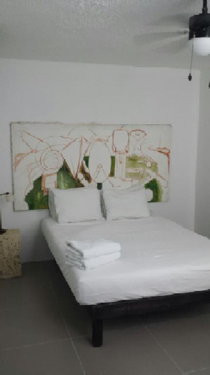 Hostal Only 4 Cancún