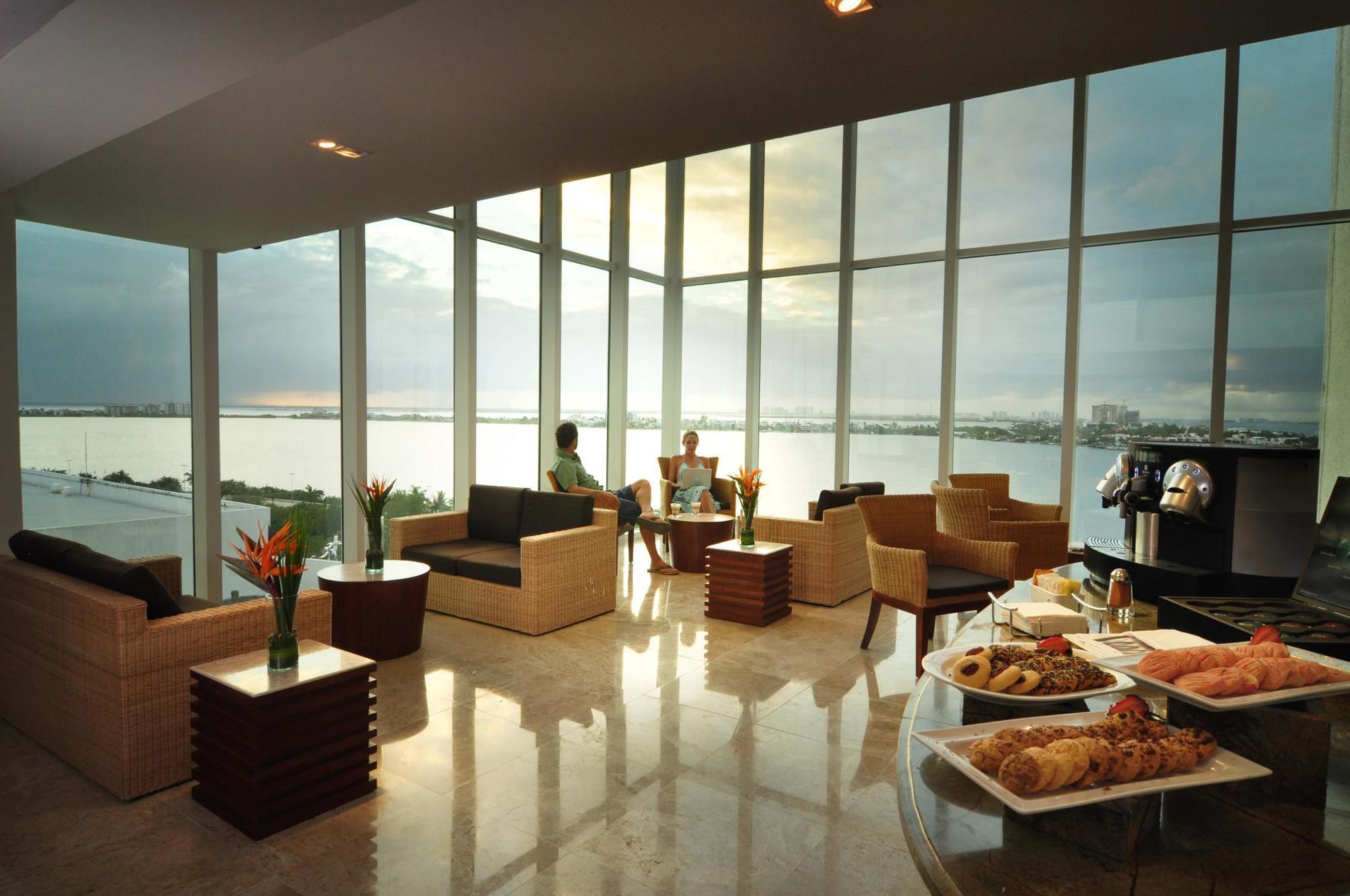 Resort Sunset Royal Cancun