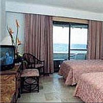 Hotel El Pueblito Beach Cancún