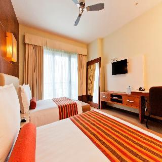Krystal Urban & Club Hotel Cancun