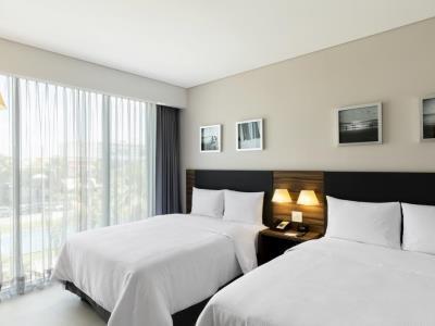 Hampton By Hilton Cumbres