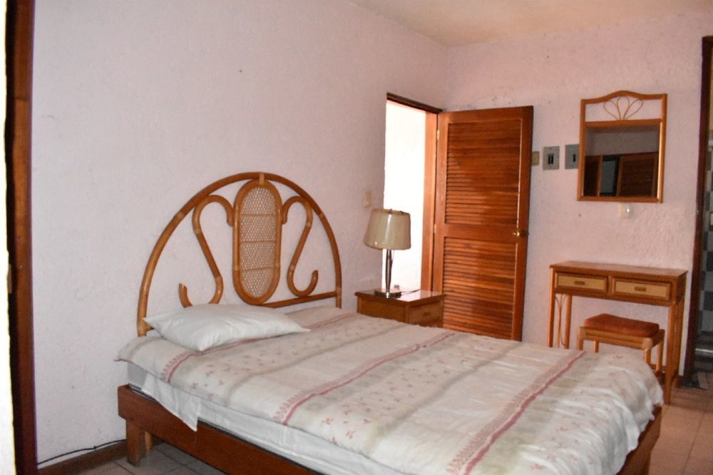Garden Hotel 2*