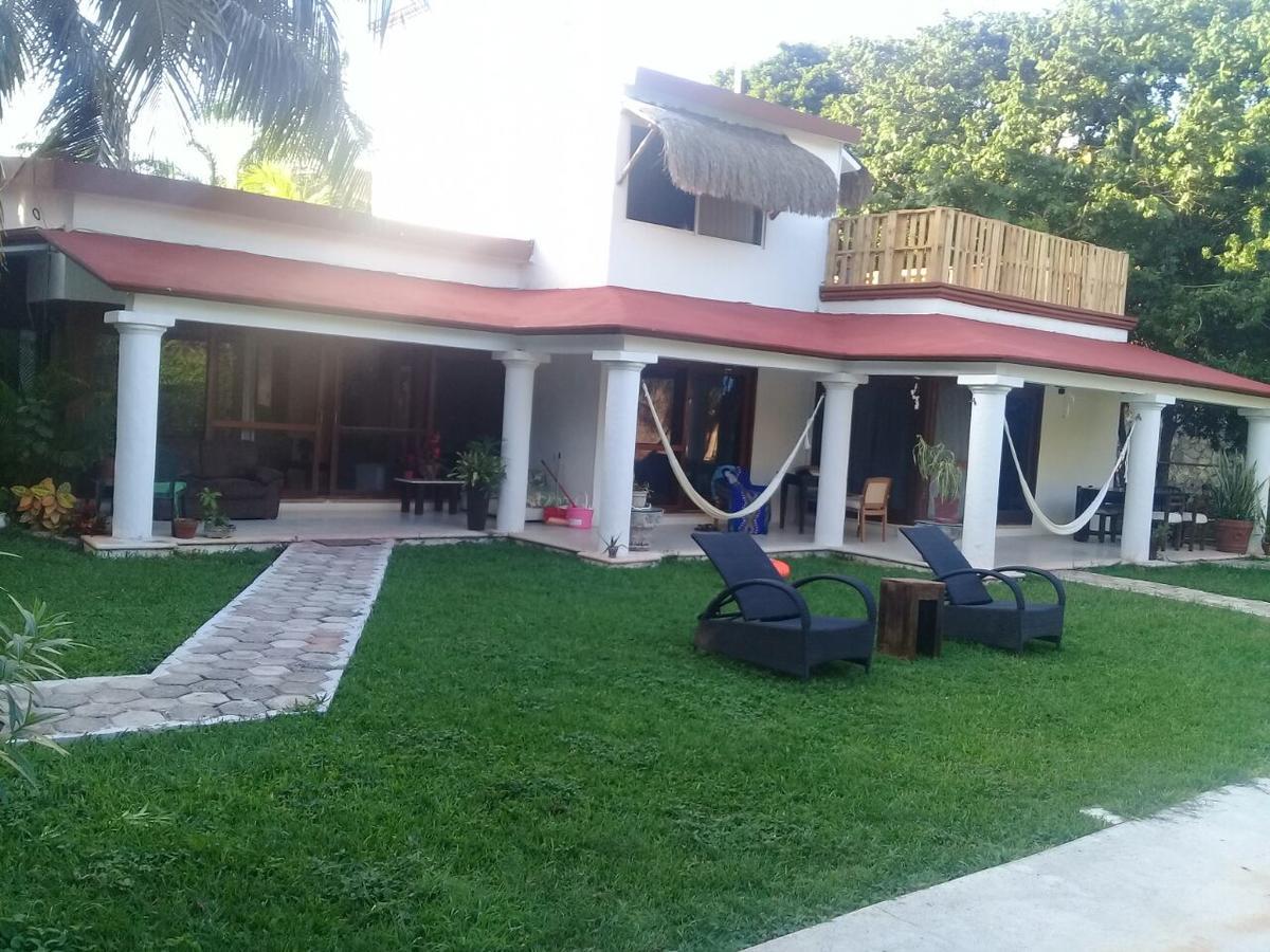Airport Familiar Cancún
