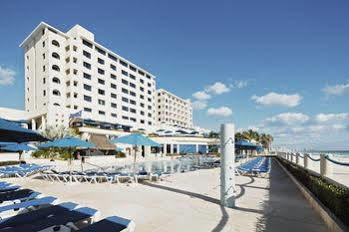 Hotel Barcelo Tucancun Beach *