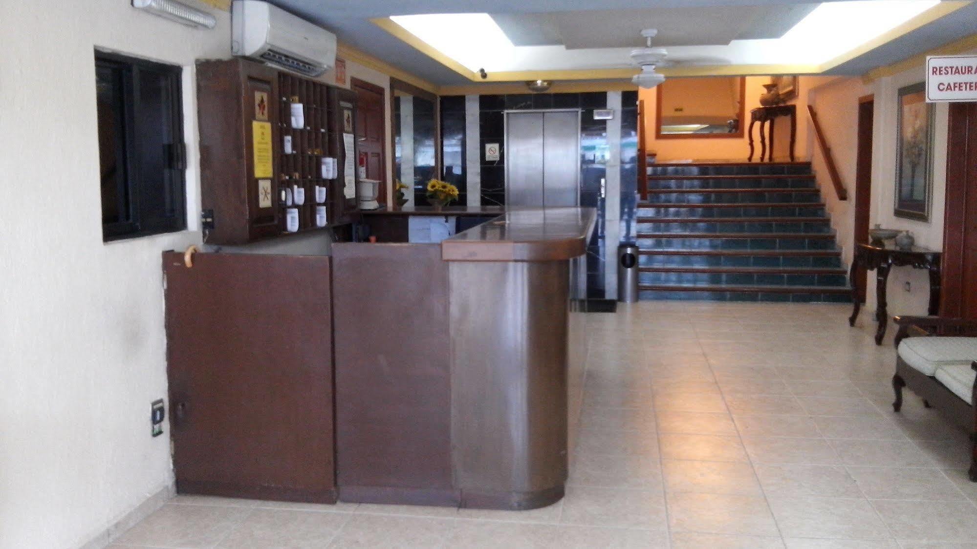 Avenida Hotel