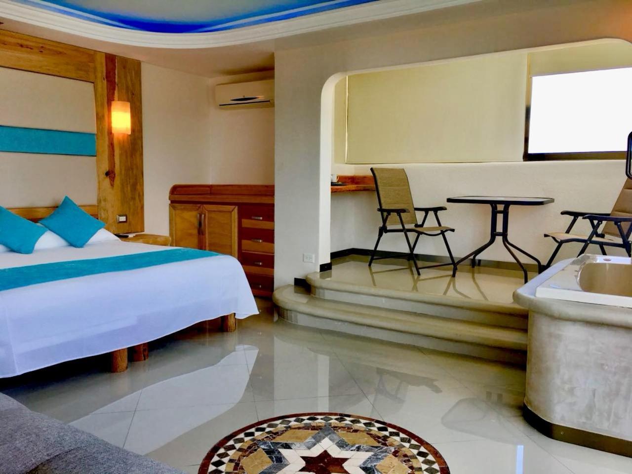 Blue Star Cancún
