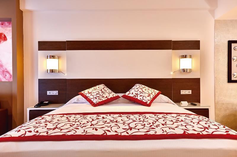 Hotel Riu Palace Costa Mujeres 5*