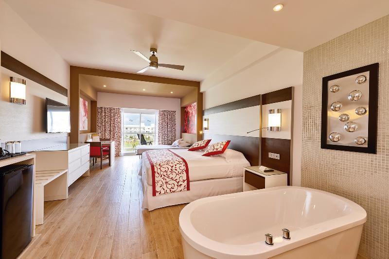 Hotel Riu Palace Costa Mujeres 5*