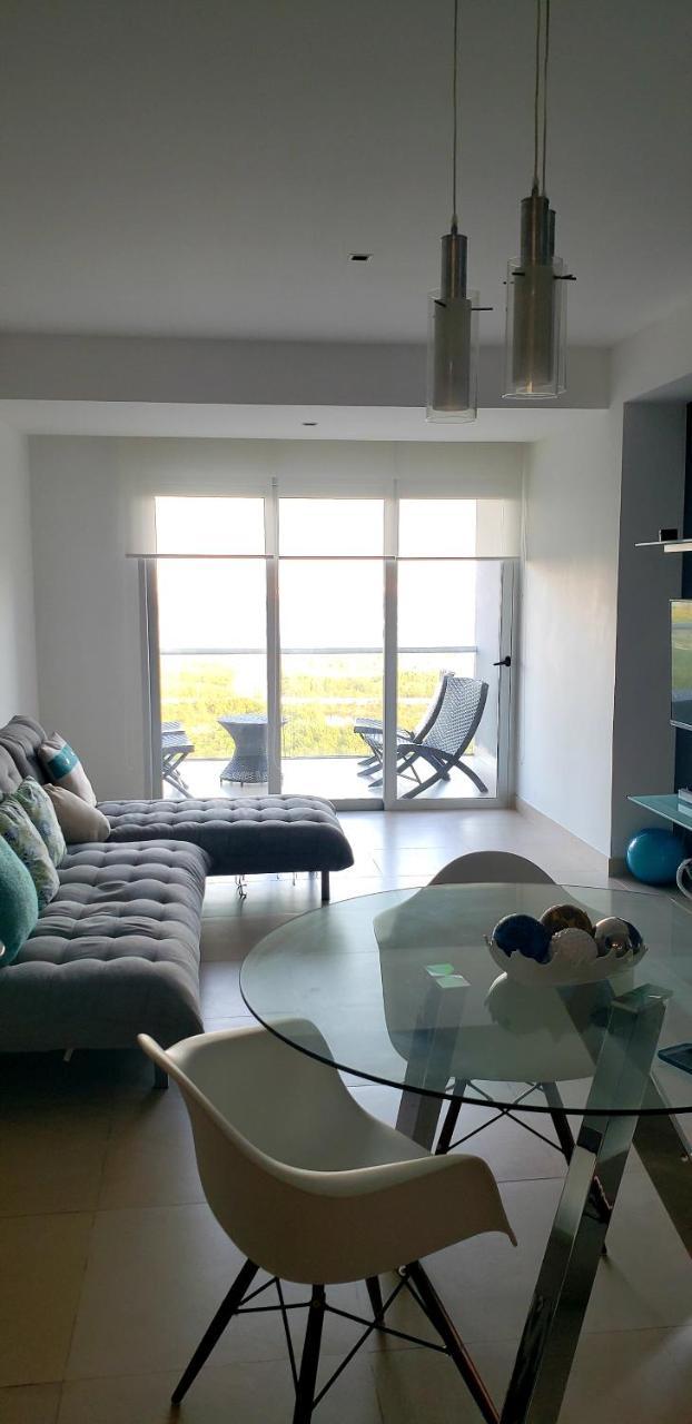 Malecon 9 Y 12 Apartamento *