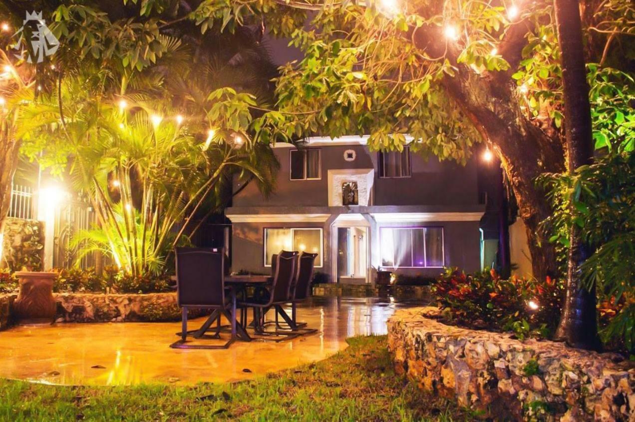Indigo Hostal *