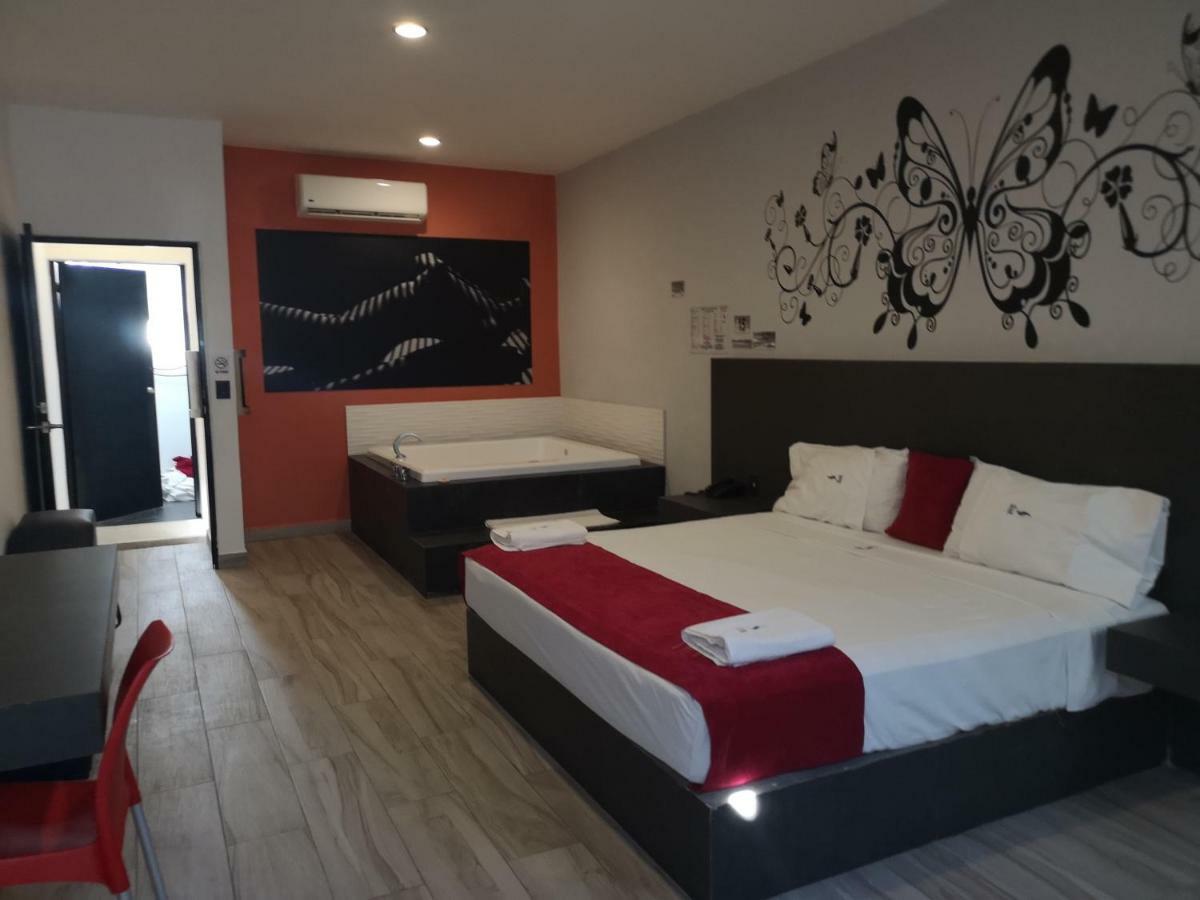 Love hotel Due Cancun