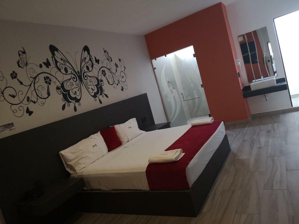 Love hotel Due Cancun