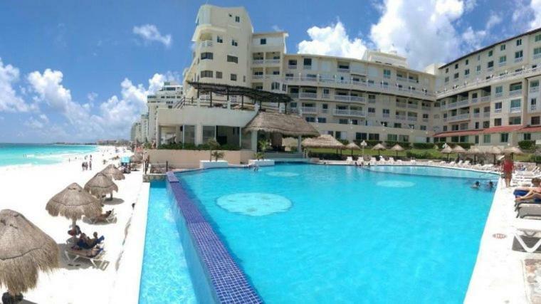 Cute, Kitchinette, Ocean Front Apartamento Cancún