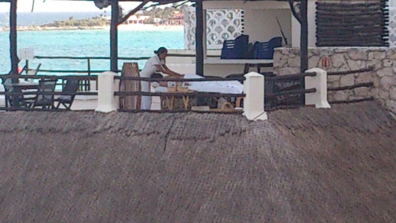 Cute, Kitchinette, Ocean Front Apartamento Cancún